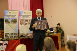 Уроки мужества и патриотические выставки прошли для школьников 1-11 классов "СОШ г. Нариманов" Астраханской области